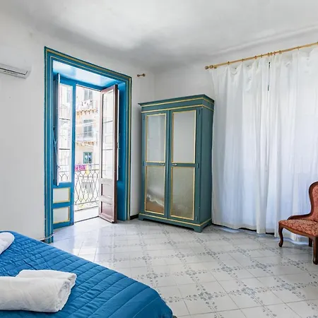 Piazza Pretoria&Quattro Canti Roomy Flats with Balconies-2